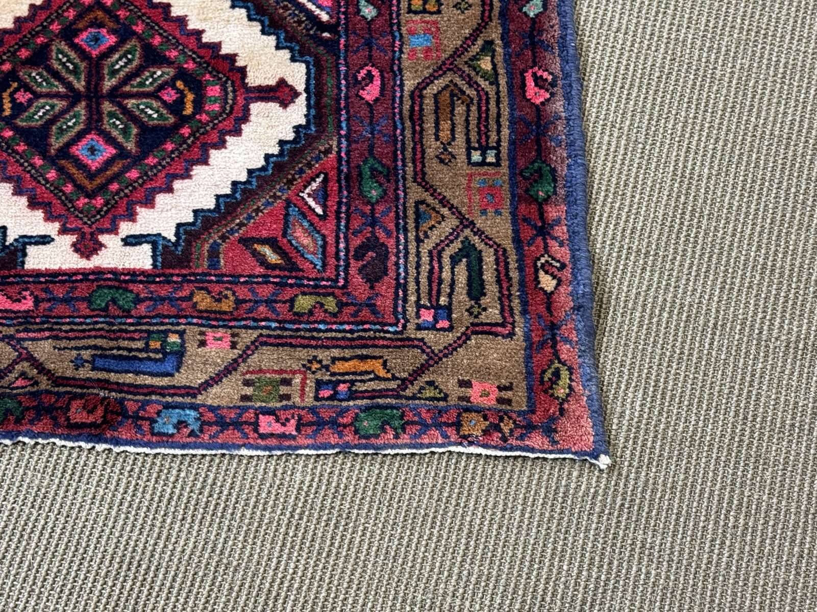 Tapis iranien en laine fait main