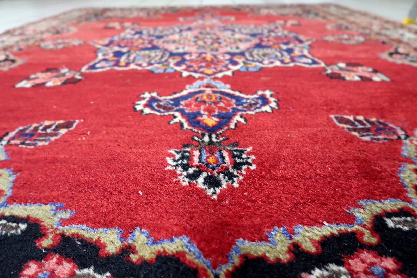 Tapis persan ancien Kazvin fait à la main 134 cm x 182 cm années 1920 - 1C1229
