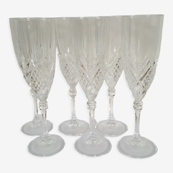 Chiseled crystal champagne flutes