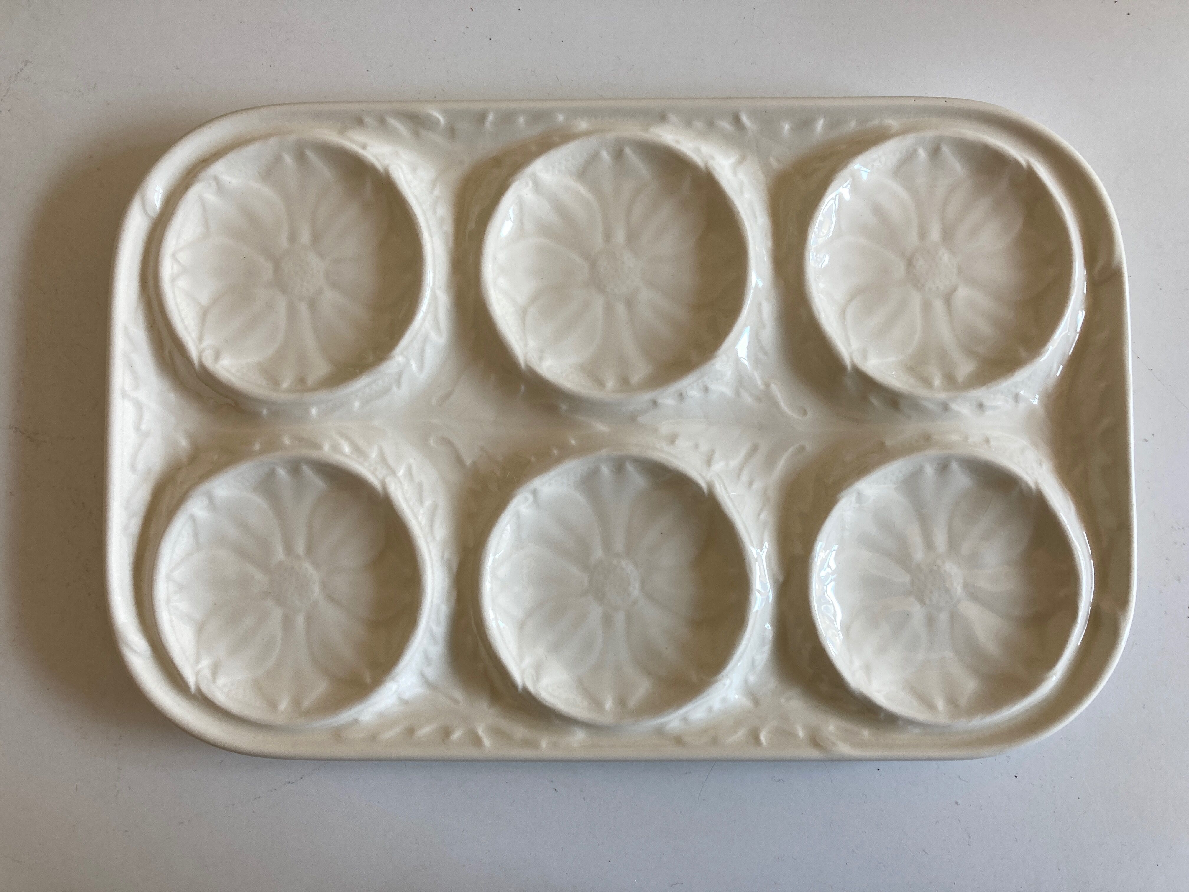 Dish in white gien earthenware