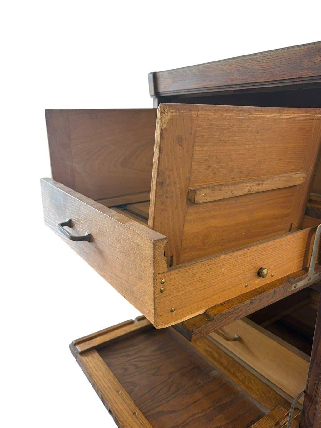 Commode à tiroirs vintage en bois / armoire d'archives / armoire de notaire