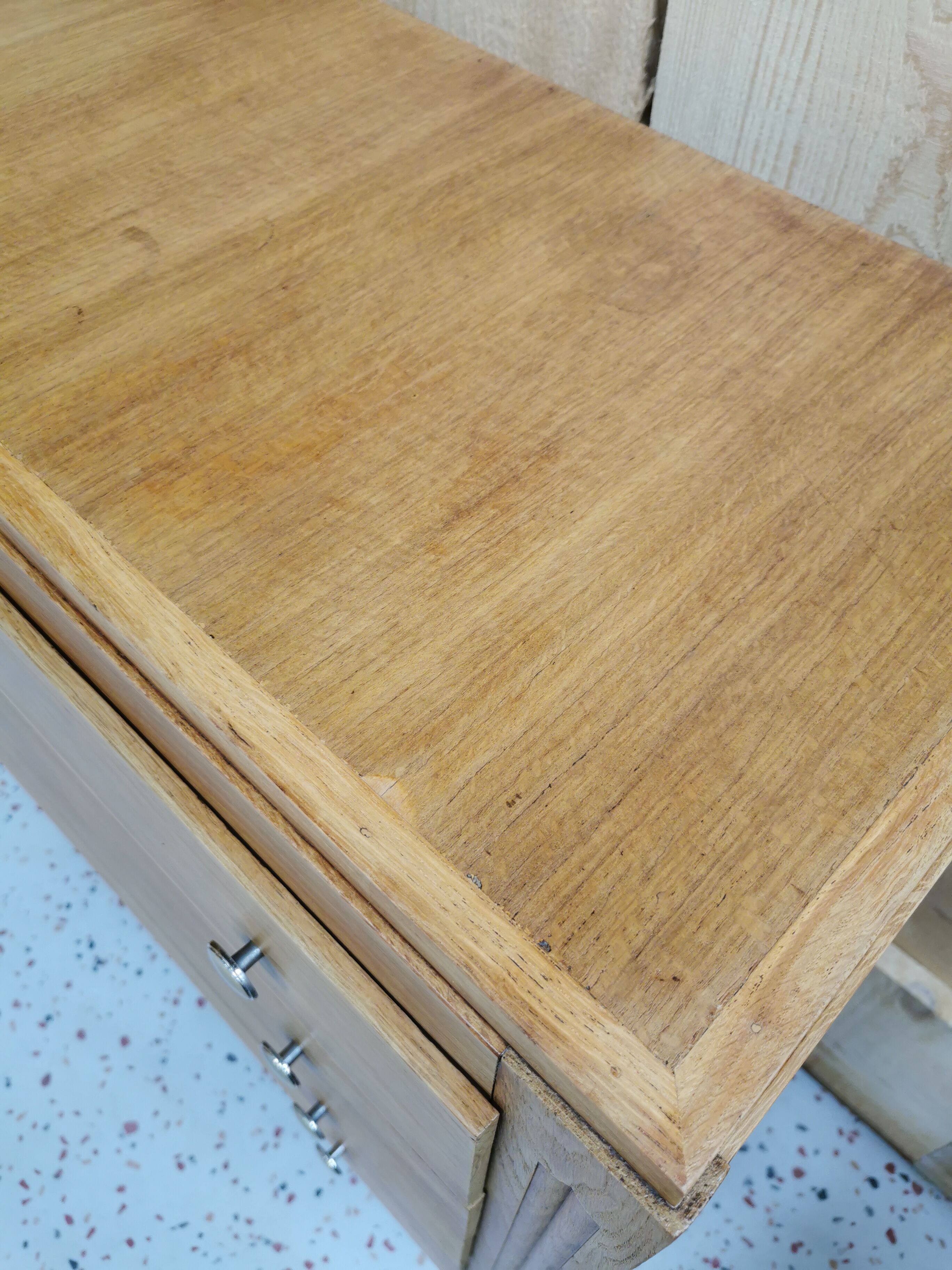 Chest of drawers compass feet