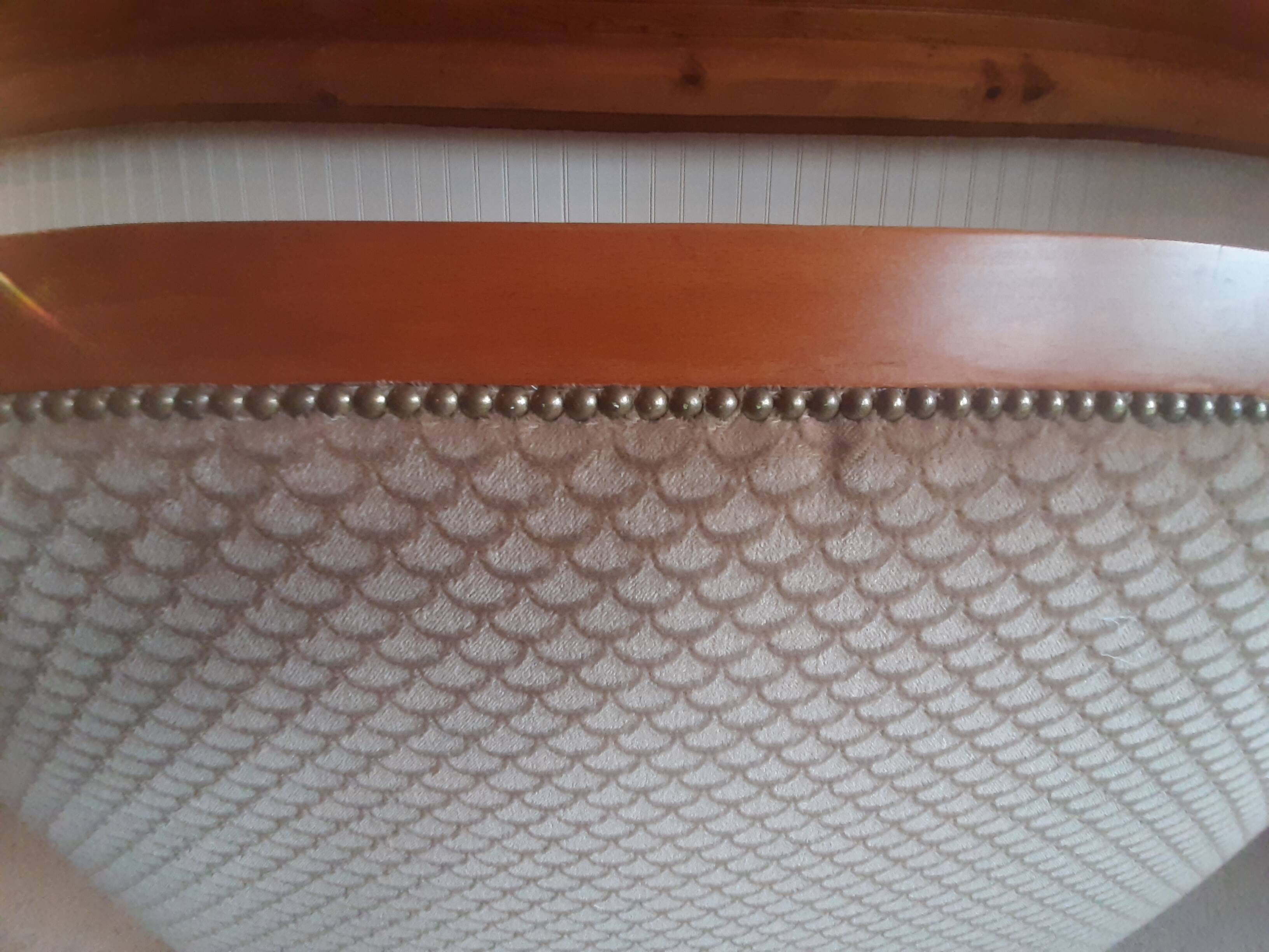 2-seater Louis XV style sofa - arched legs - Art Deco patterned velvet fabric - Beige