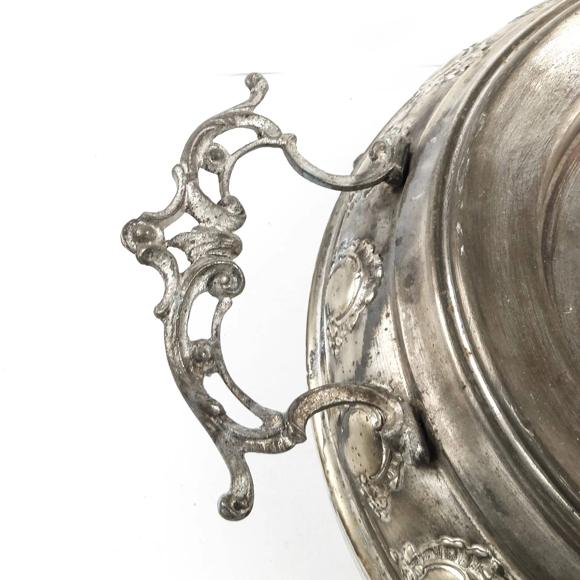 Plat d'apéritif Art Nouveau, Suède, début du 20e siècle