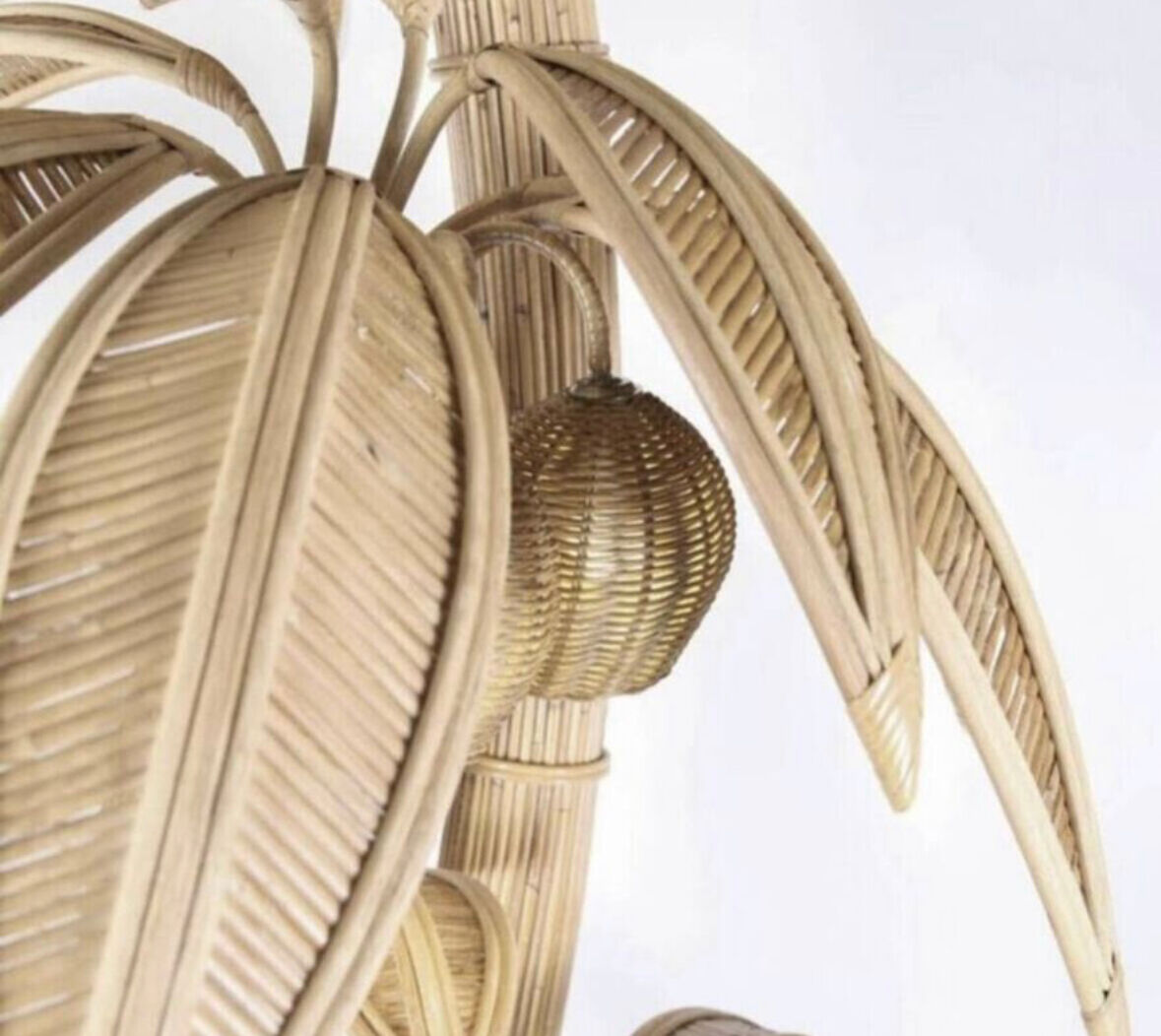 Large "coconut/palm" lamp in rattan