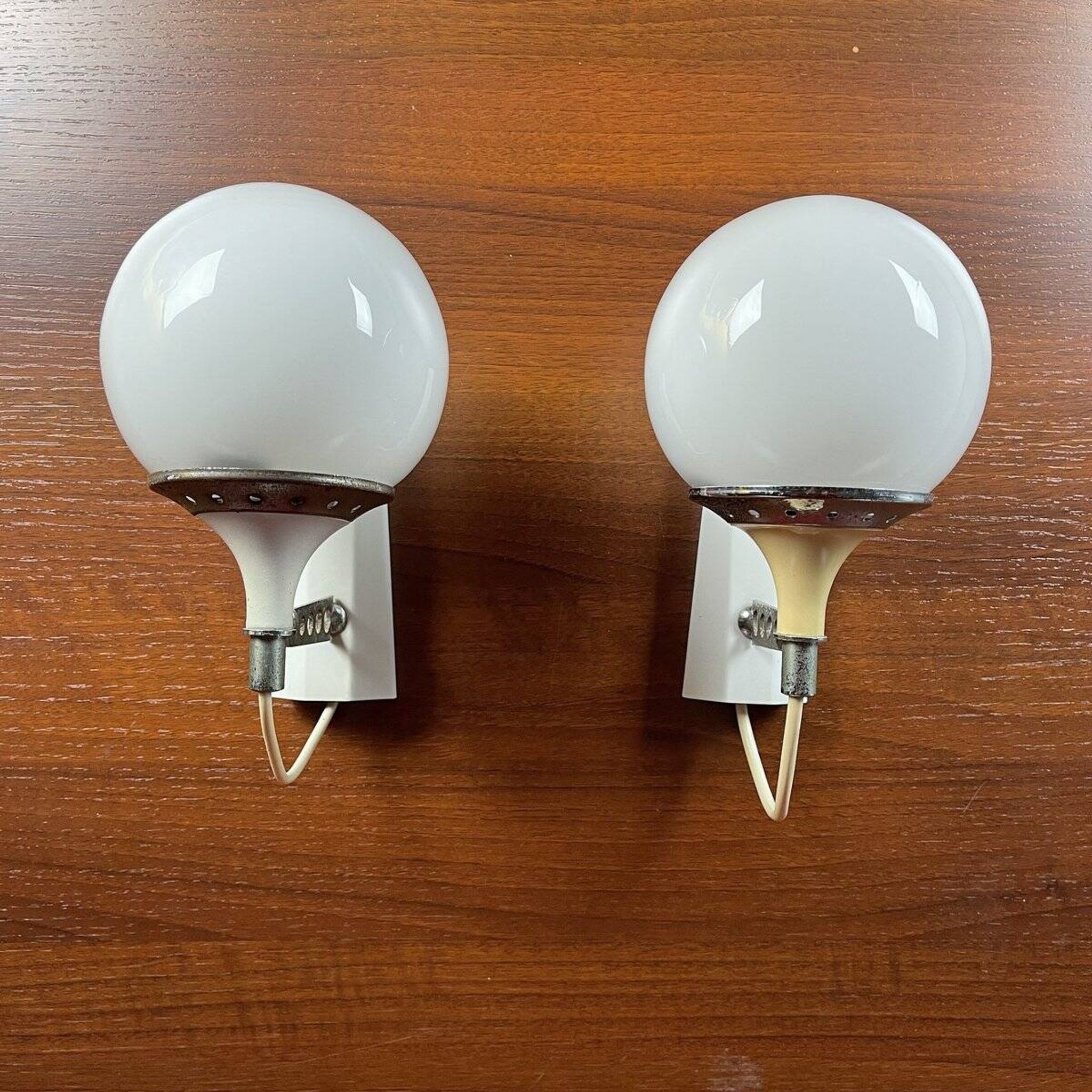Italian white wall sconces from the mid-century by Targetti Sankey, 1960s, set of 2.