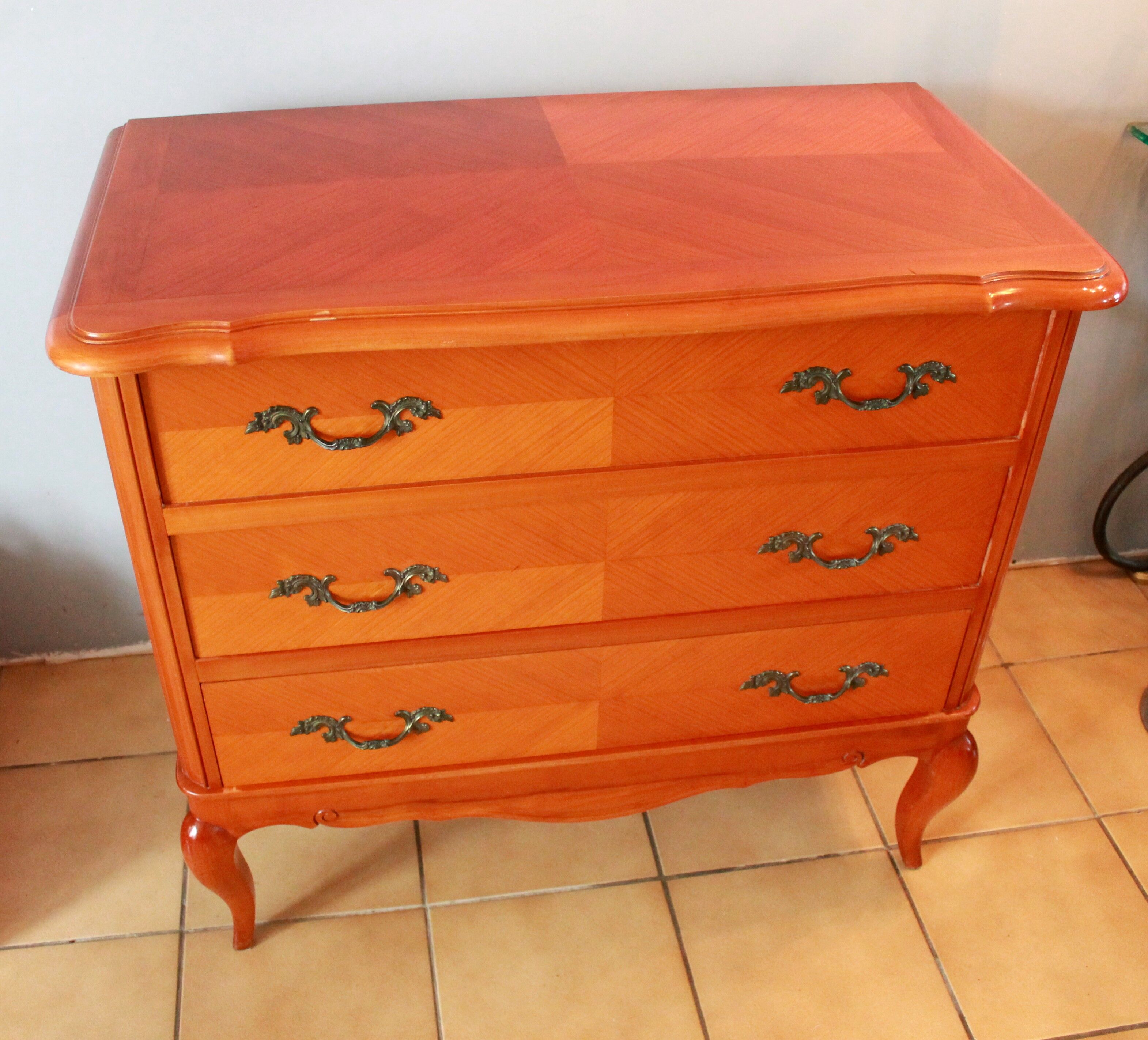 Commode varnished louis XV style curved feet