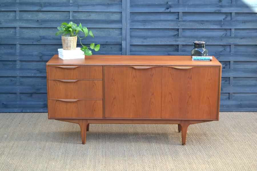 Teak sideboard by McIntosh 152 cm