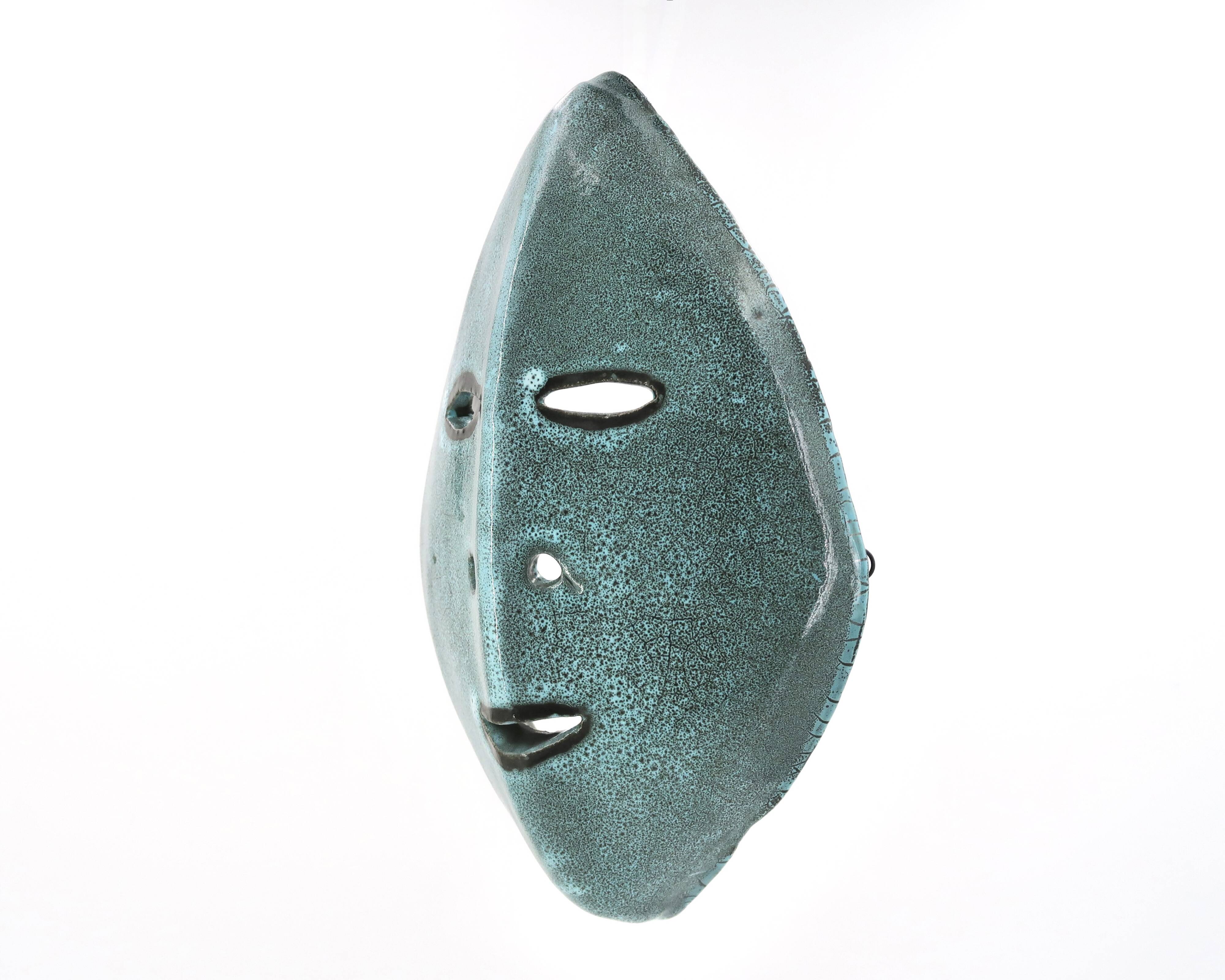 Masque Accolay en céramique bleue turquoise, années 60