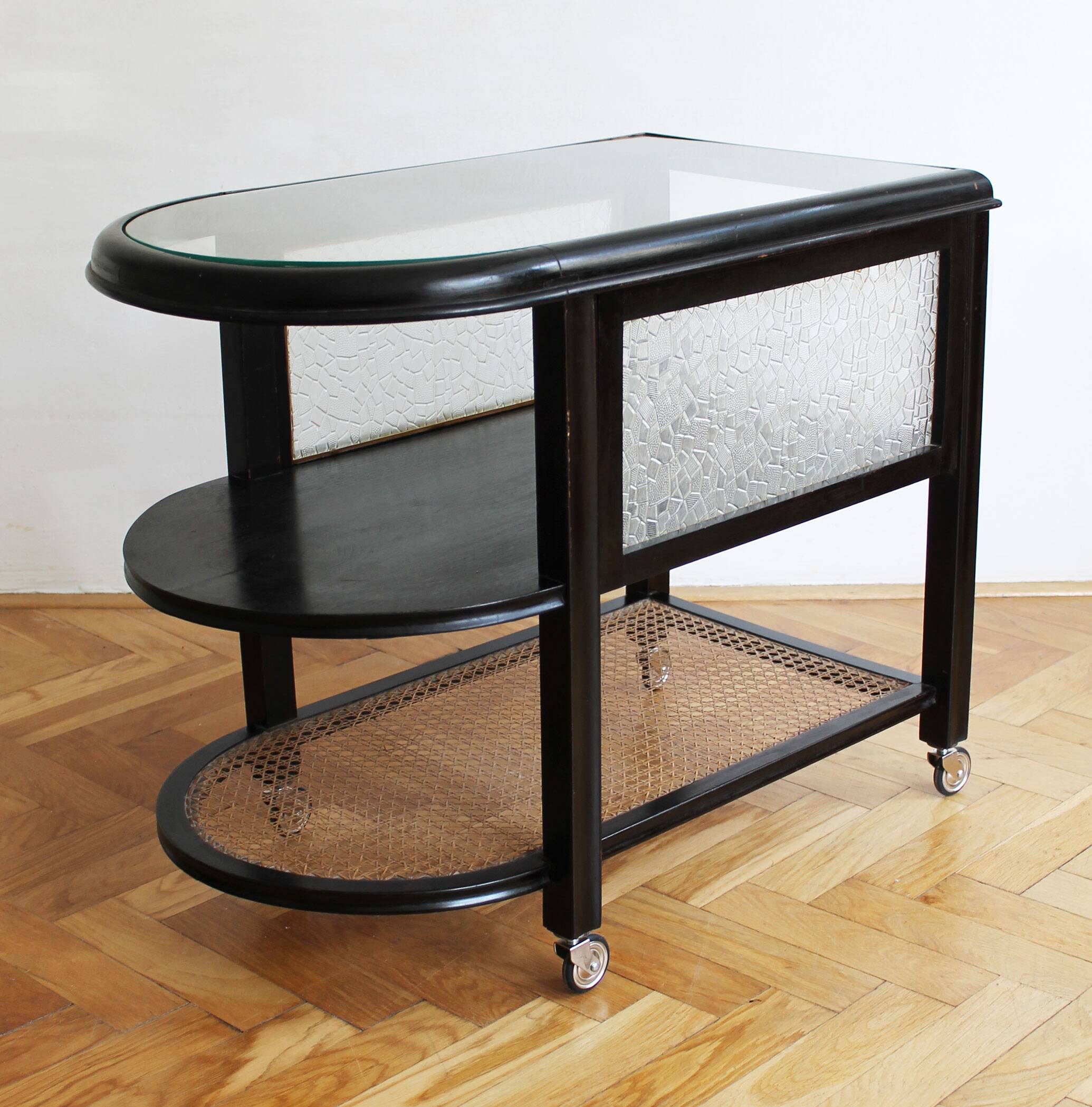 Armoire à boissons moderniste des années 1930