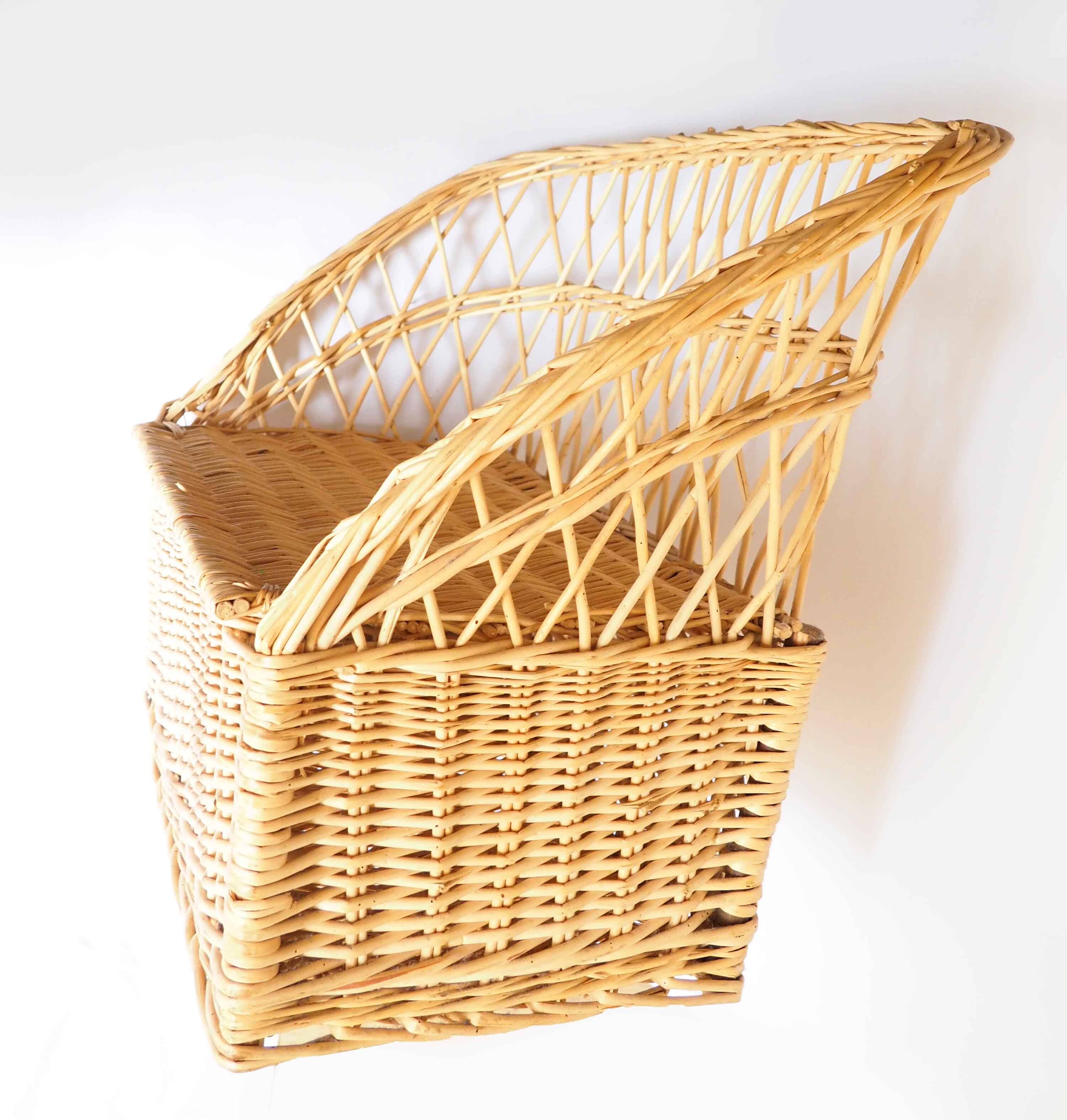 Corolla rattan bench chest