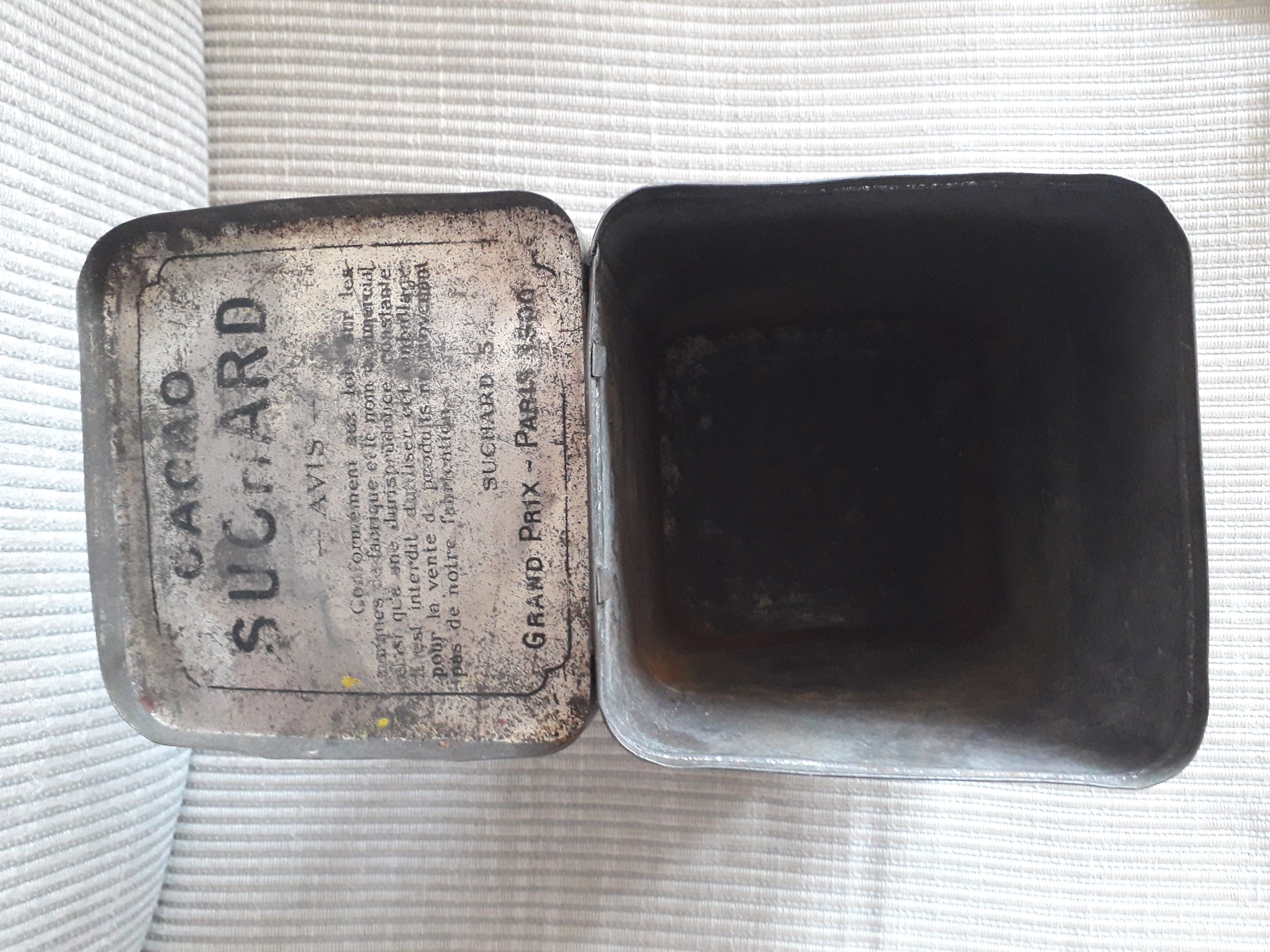 Old metal advertising box cocoa Suchard from the 30s