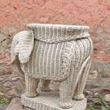 Vintage rattan elephant couch tip