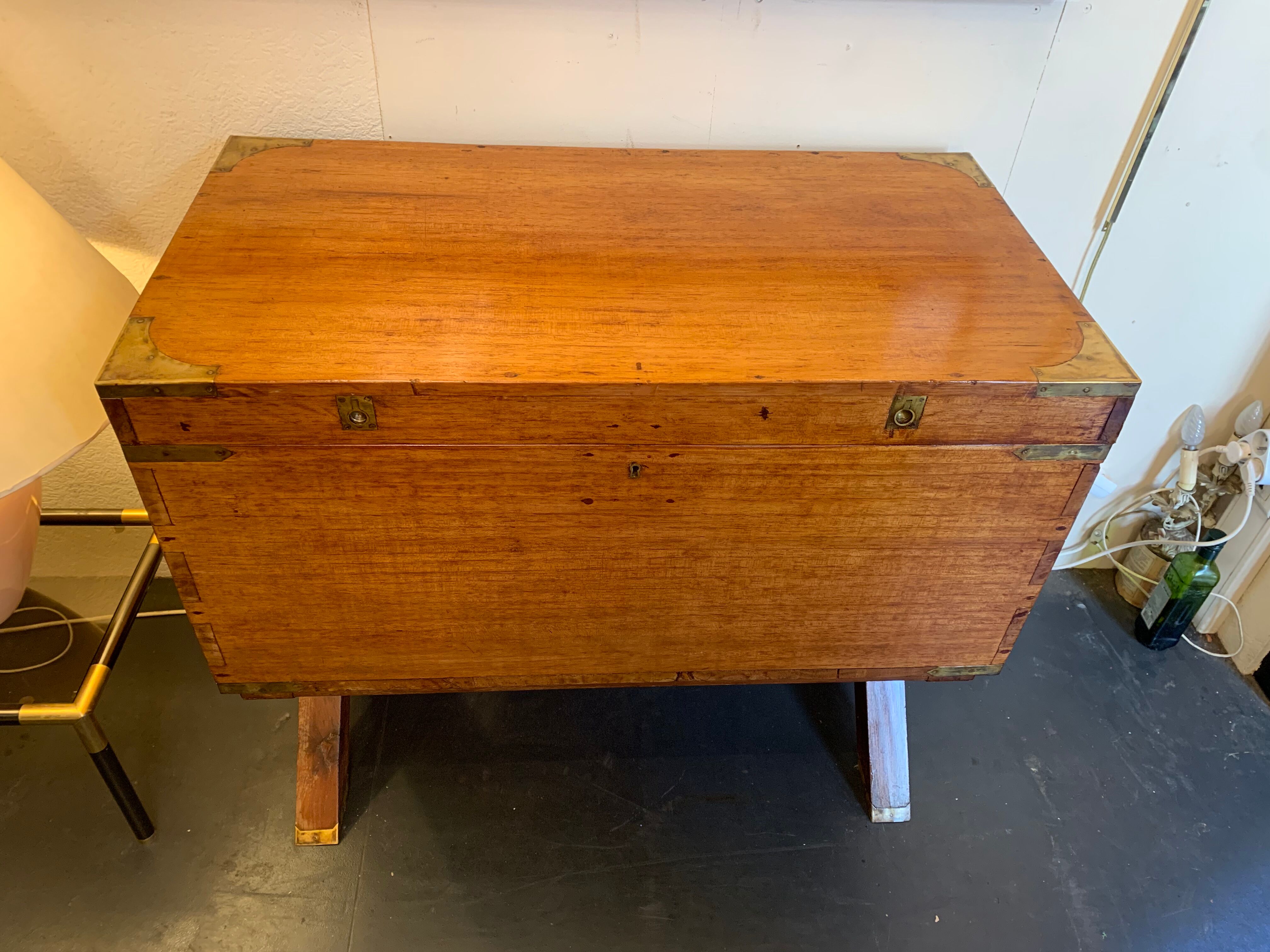 Boat trunk furniture on feet