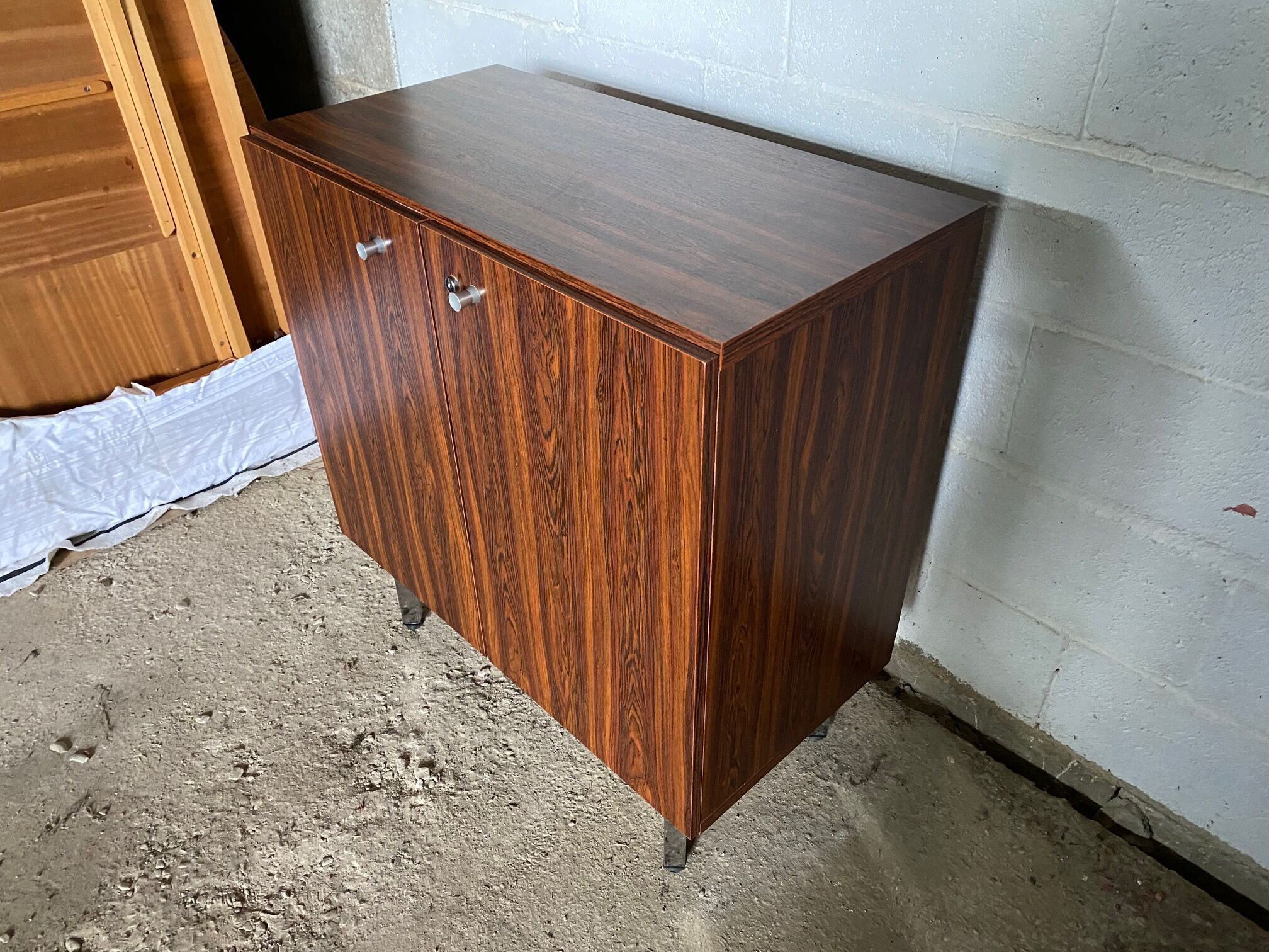 Storage cabinet 2 doors 2 shelves in veneer of rosewood vintage 1950