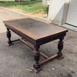 Antique table with 6 chairs and two armchairs in genuine leather