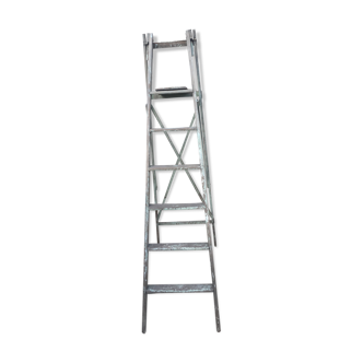 Painter stepladder