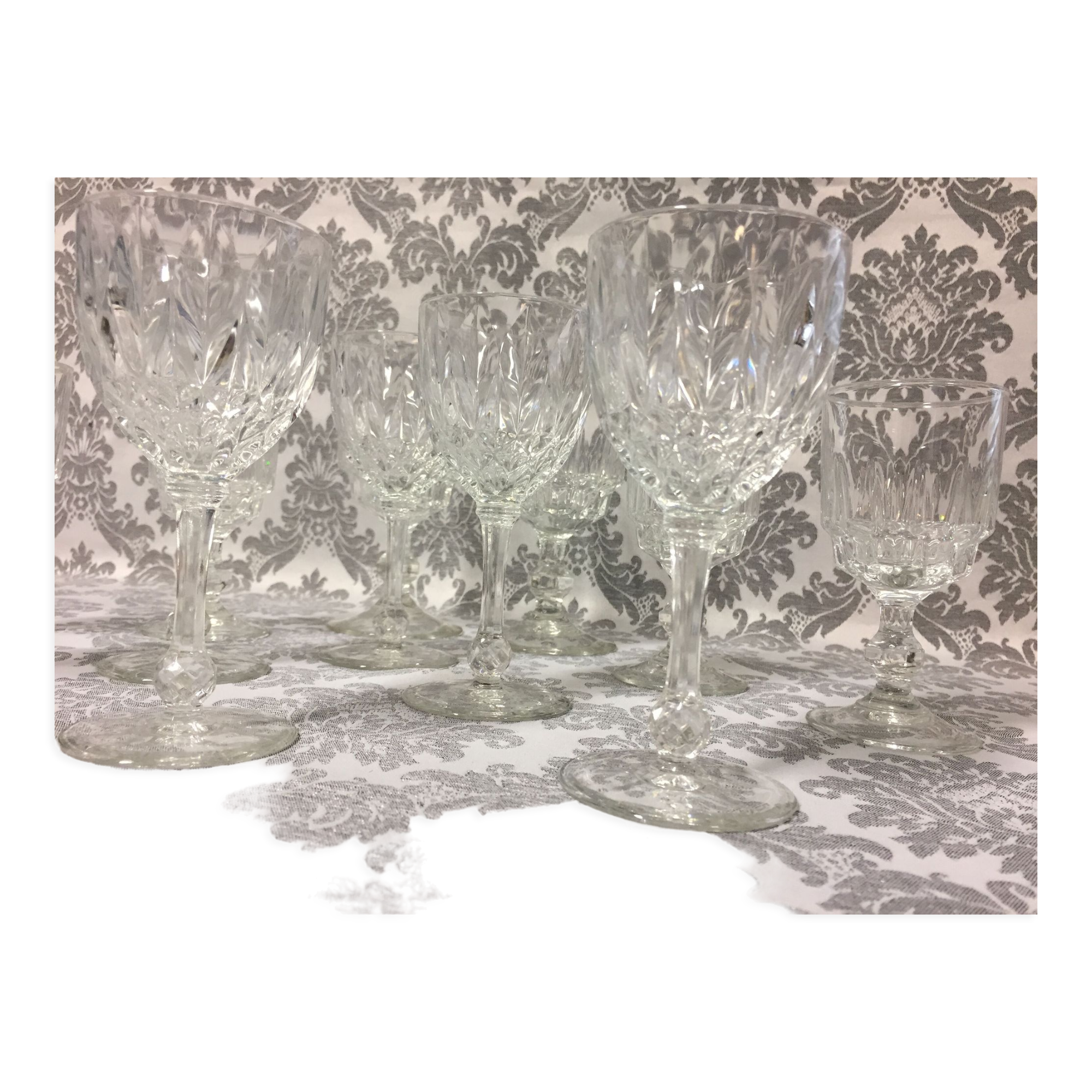 Set of 12 glasses with glass and crystal foot glass wine water tableware France 1950