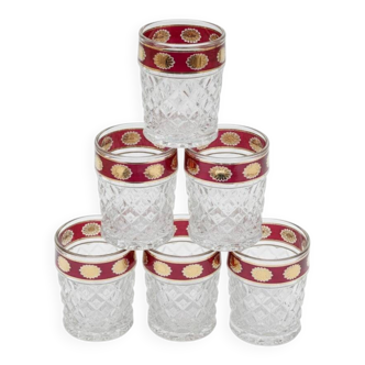 Six verres à whisky en verre pressé avec bordure rouge et dorée