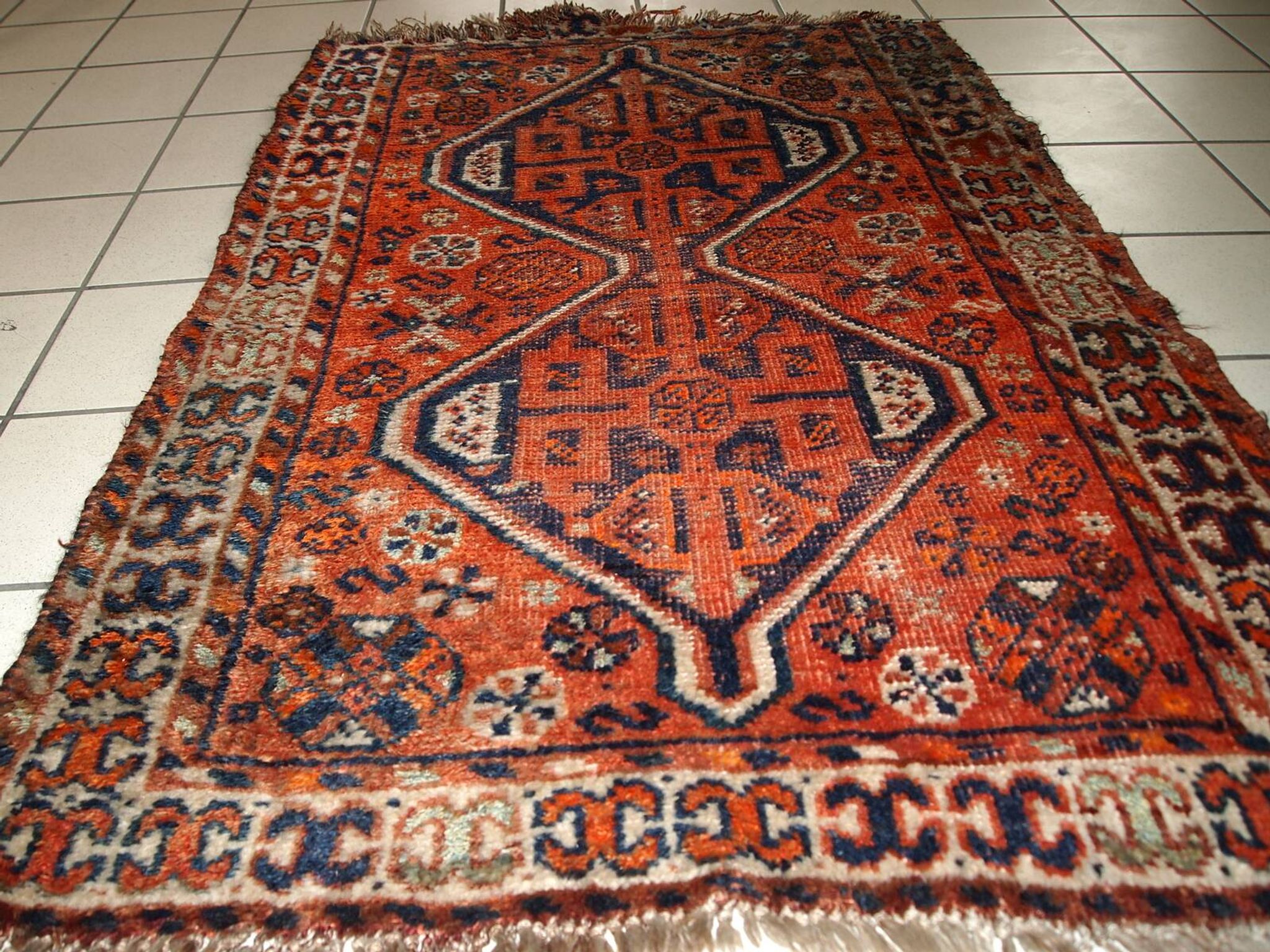 Tapis Antique Shiraz en Laine, Début du XXe Siècle, Élégance Historique