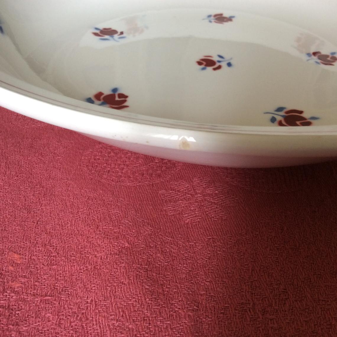 Rosette ceramic round dish