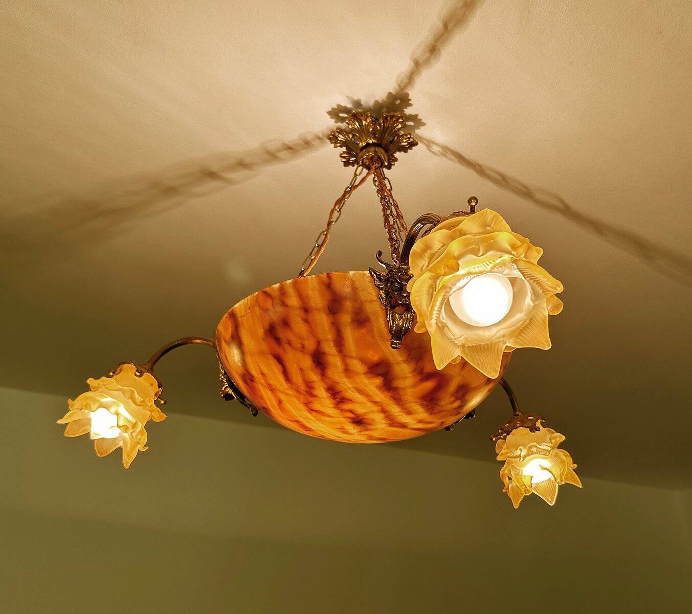 Art Deco pendant light in alabaster marble and bronze,1920s