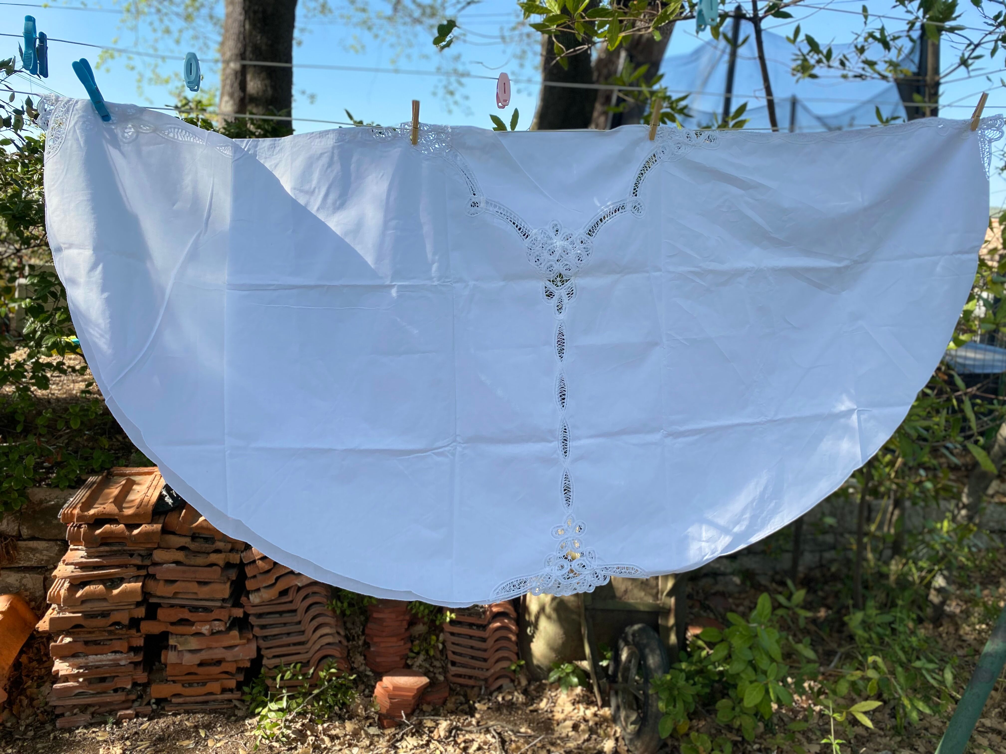 Nappe ronde broderie