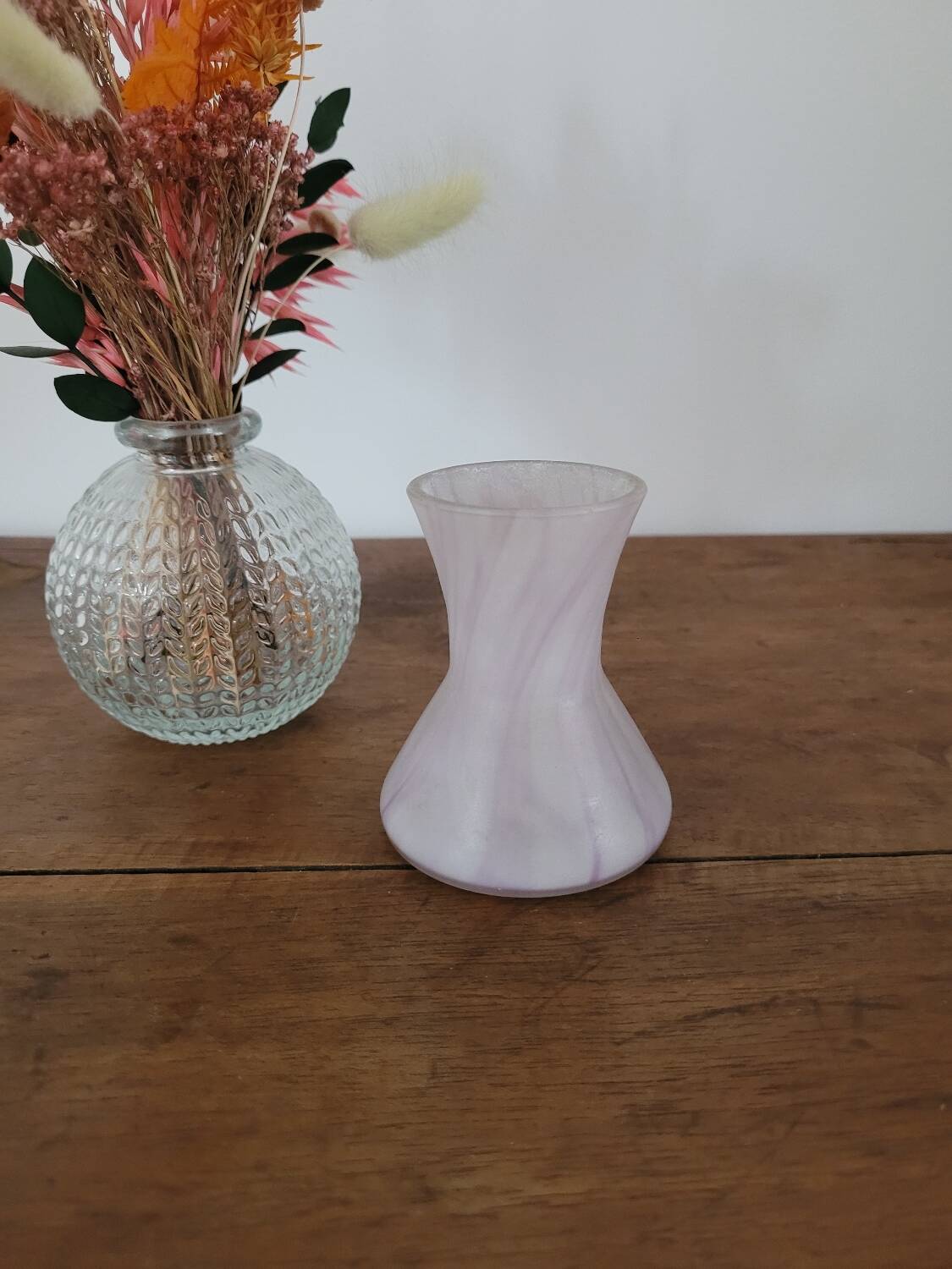 Petit vase en pâte de verre violet clair