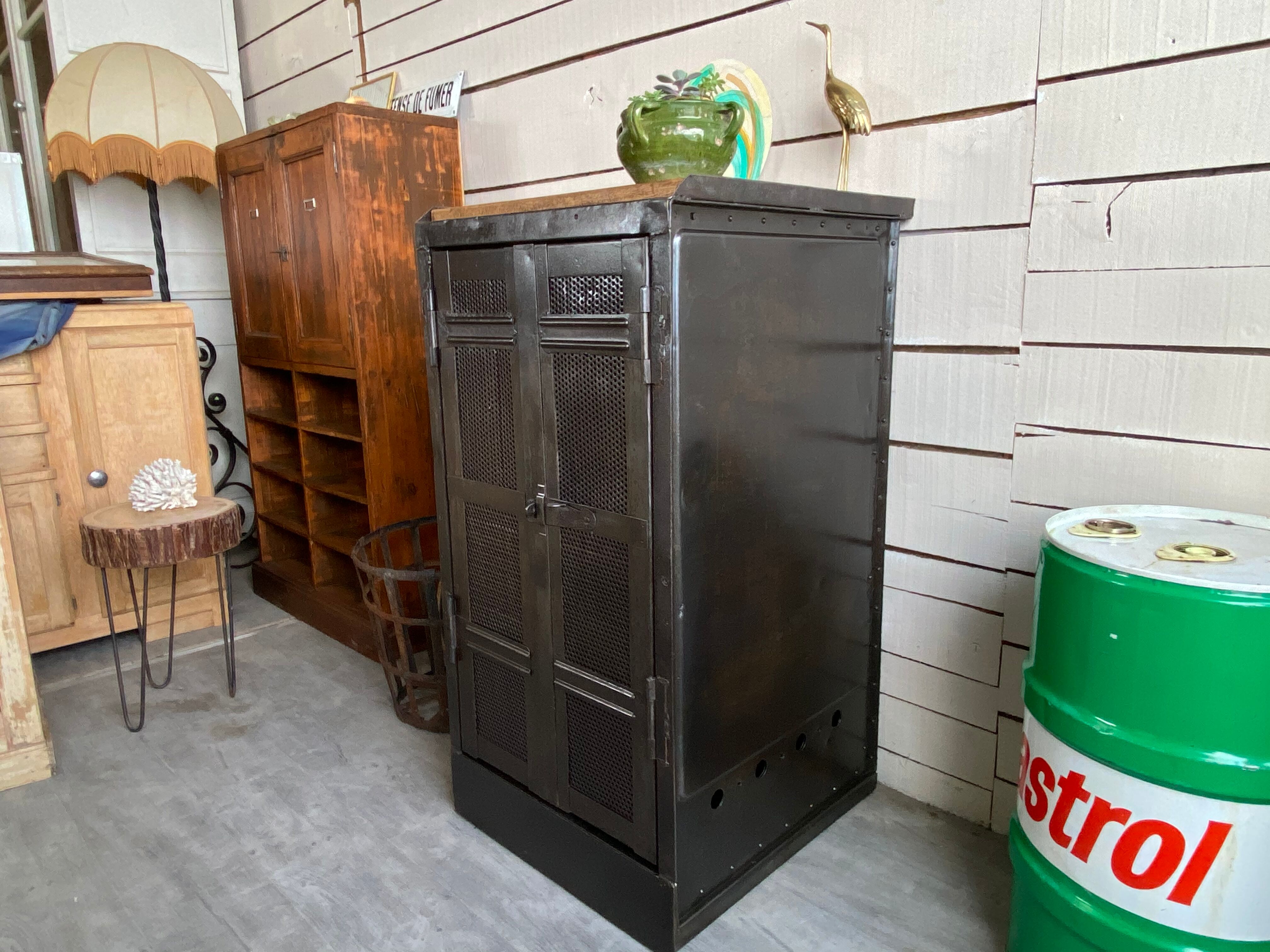 Metal workshop furniture