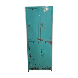 4-door turquoise patinated cloakroom