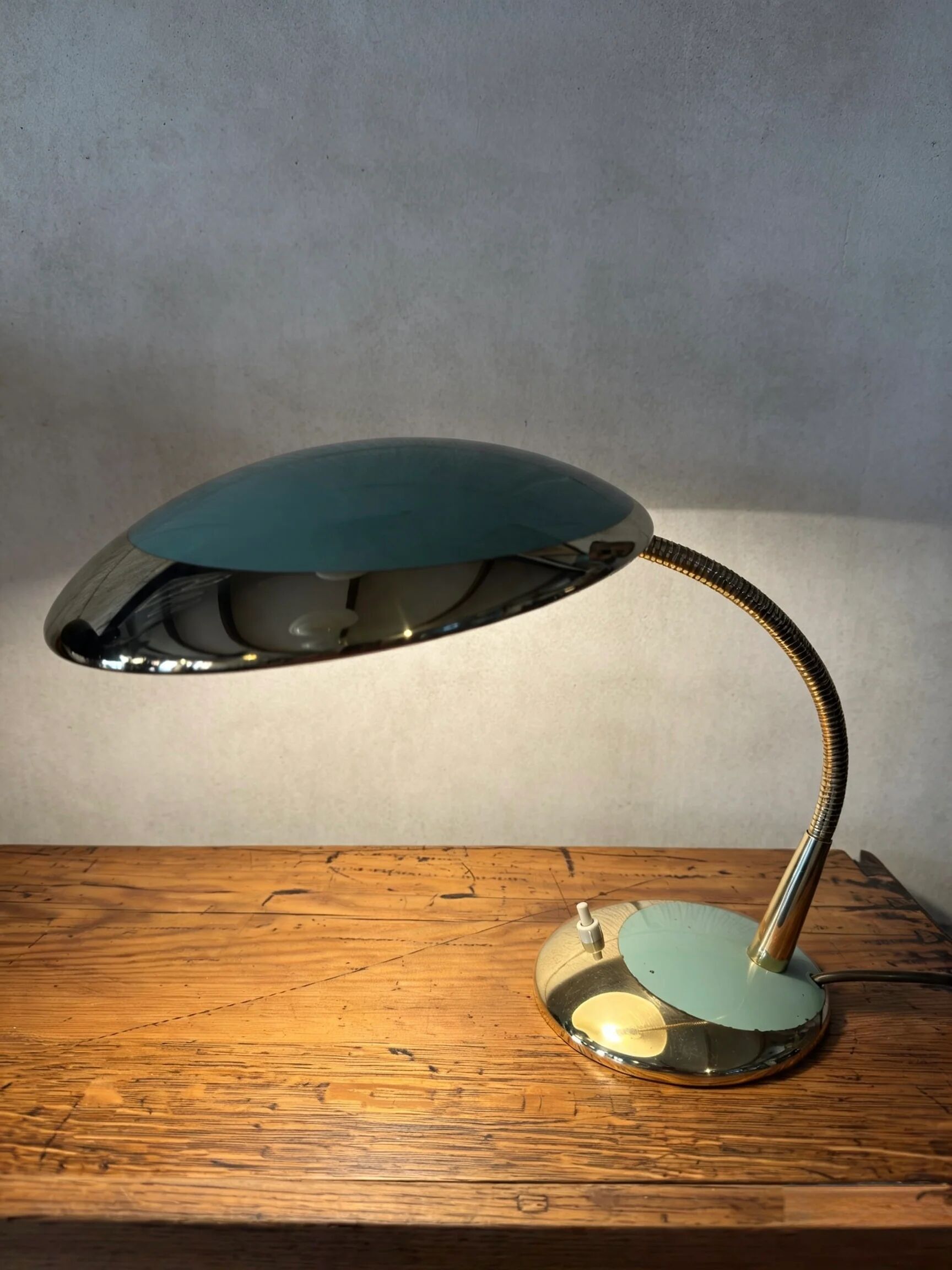 Lampe de table à col de cygne des années 1950 par Hala