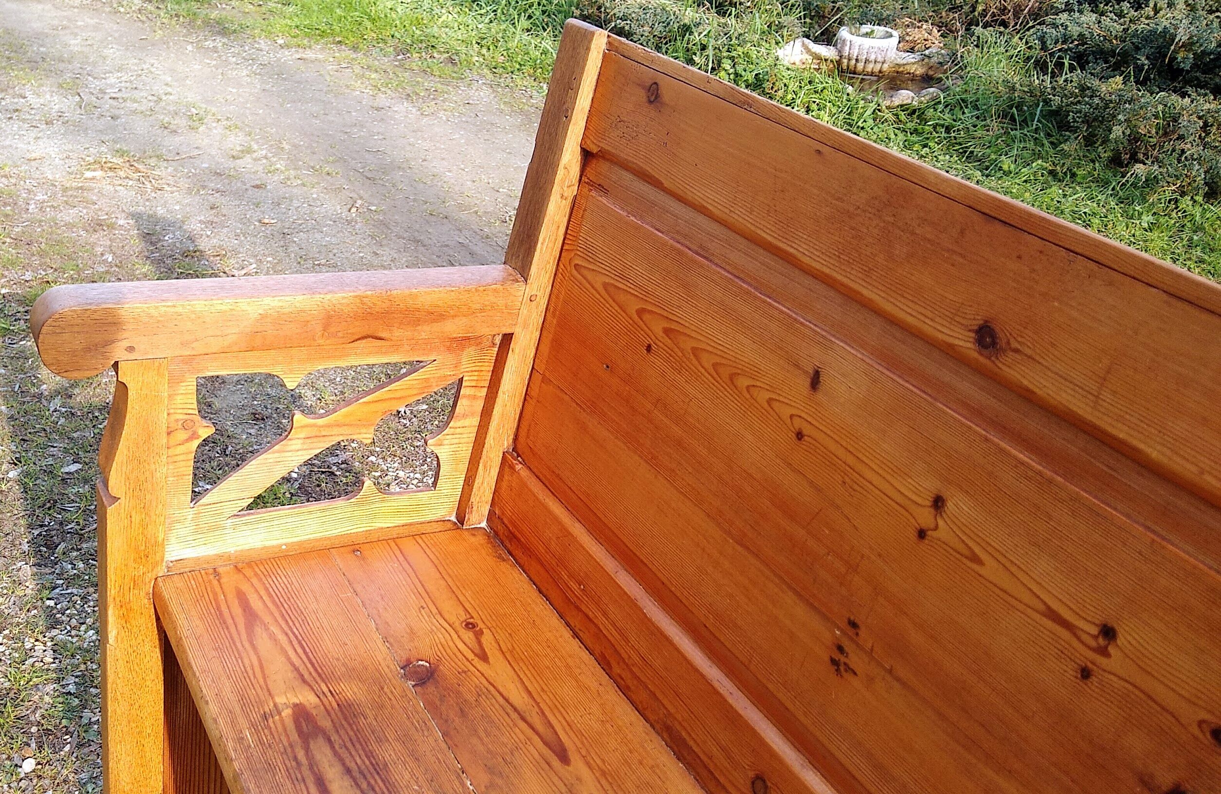 Pitchpin church pew, 4 seater numbered