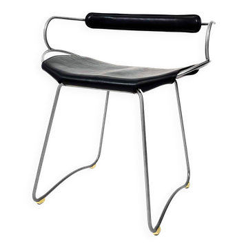 Tabouret sculptural de hauteur de table c. Dossier Métal Argent Vieilli et Cuir Noir