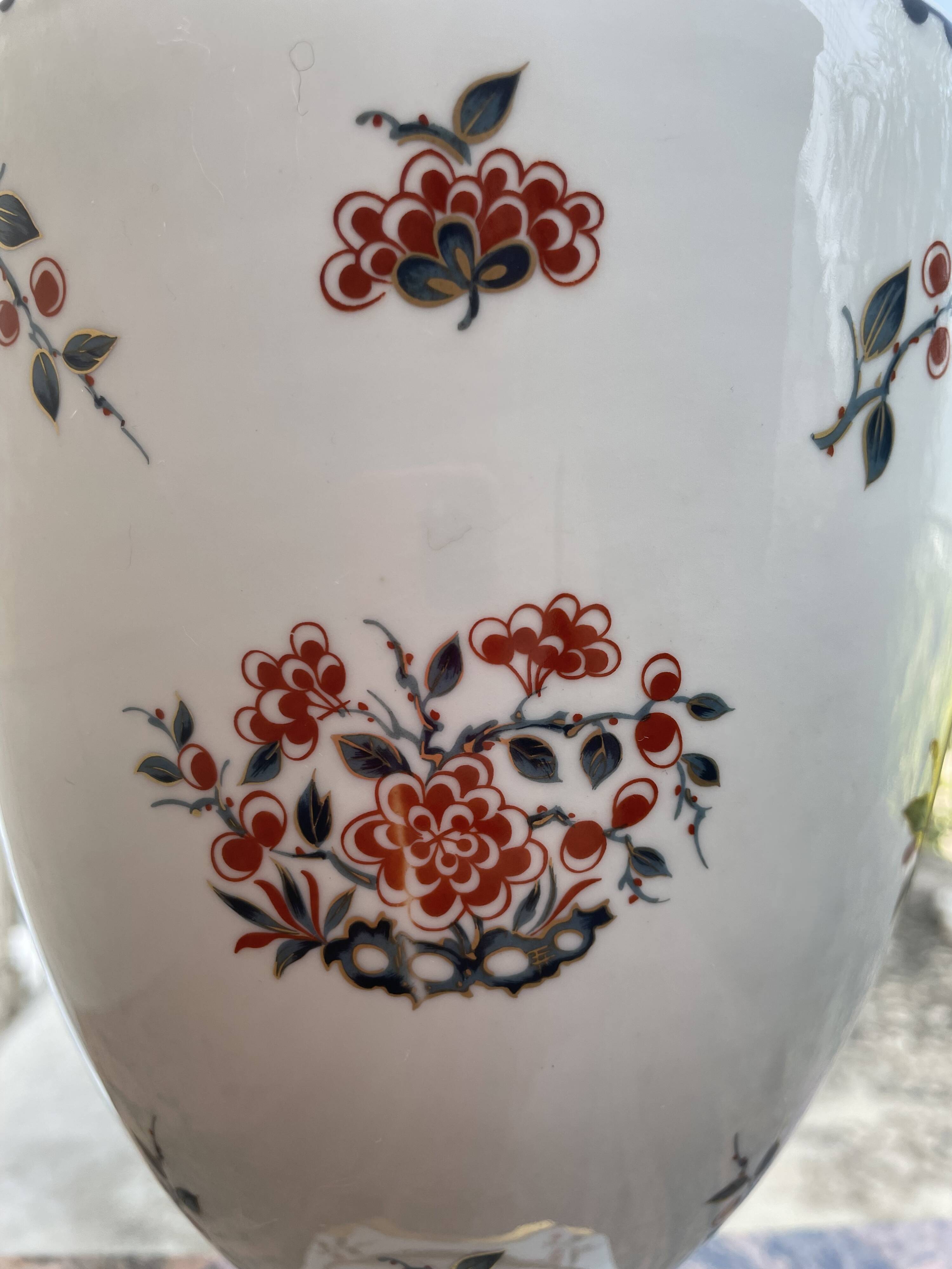 Important Paris porcelain lamp base