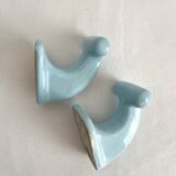 2 patères de salle de bain vintage en céramique bleue