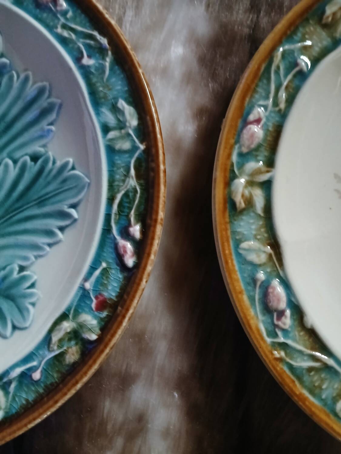 5 assiettes anciennes majolique Longchamp 