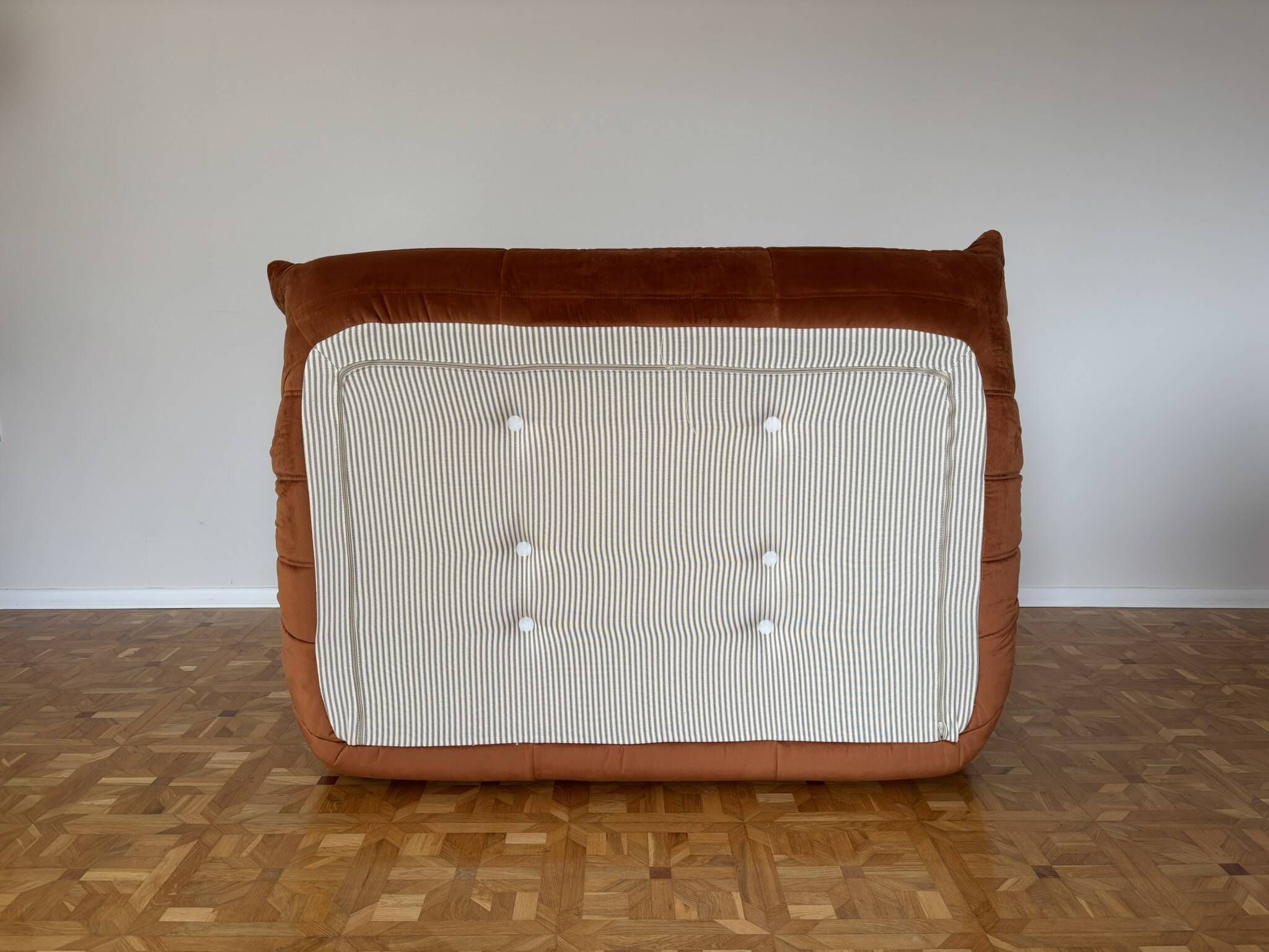 Canapé Togo deux places par Michel Ducaroy pour Ligne Roset