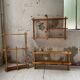 Trio d'étagères constructivistes en pin style Regain