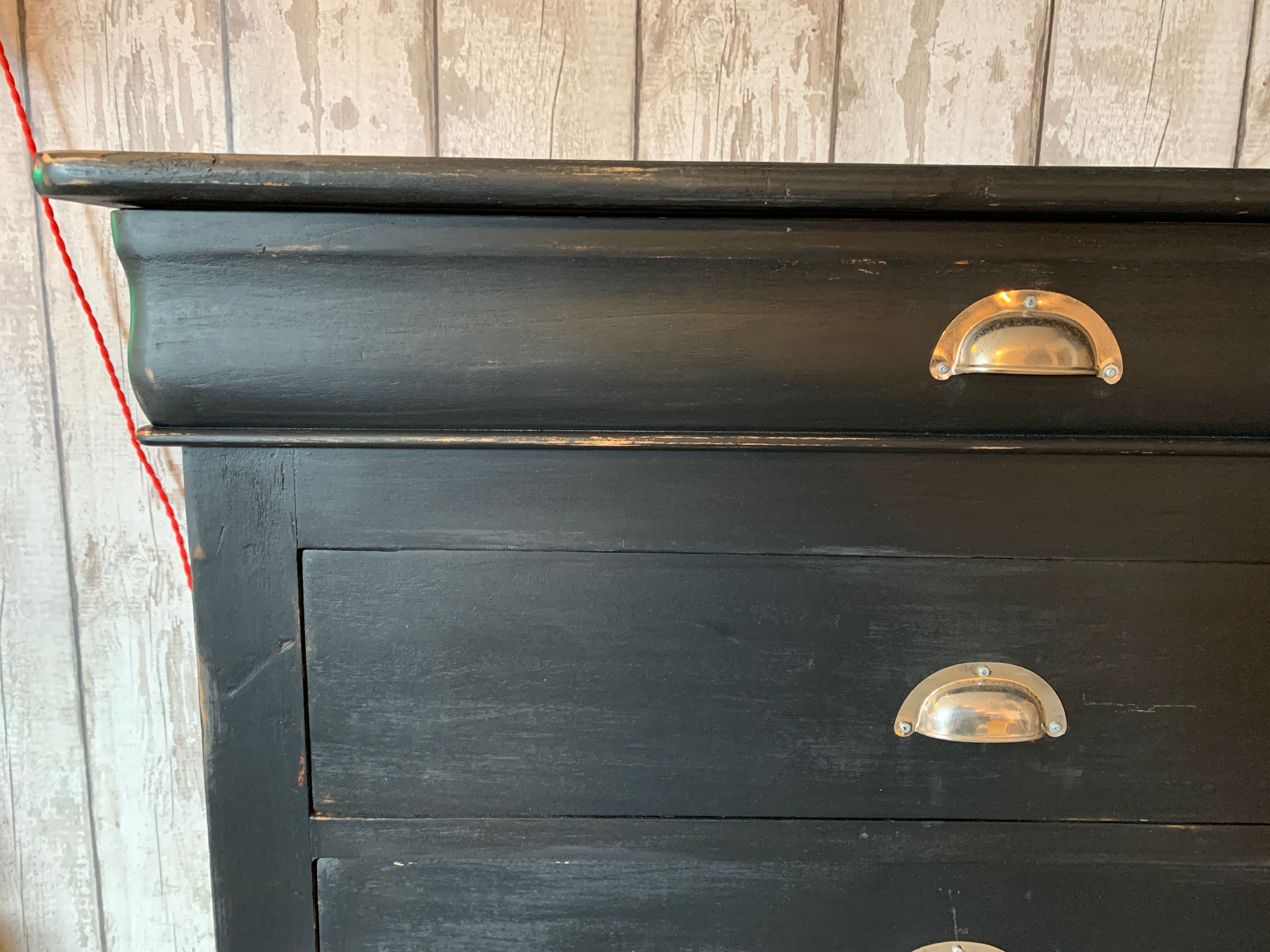 Dresser black patina