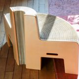 Extendable armchair design by Chishen Chiu Flexible Love circa 2000