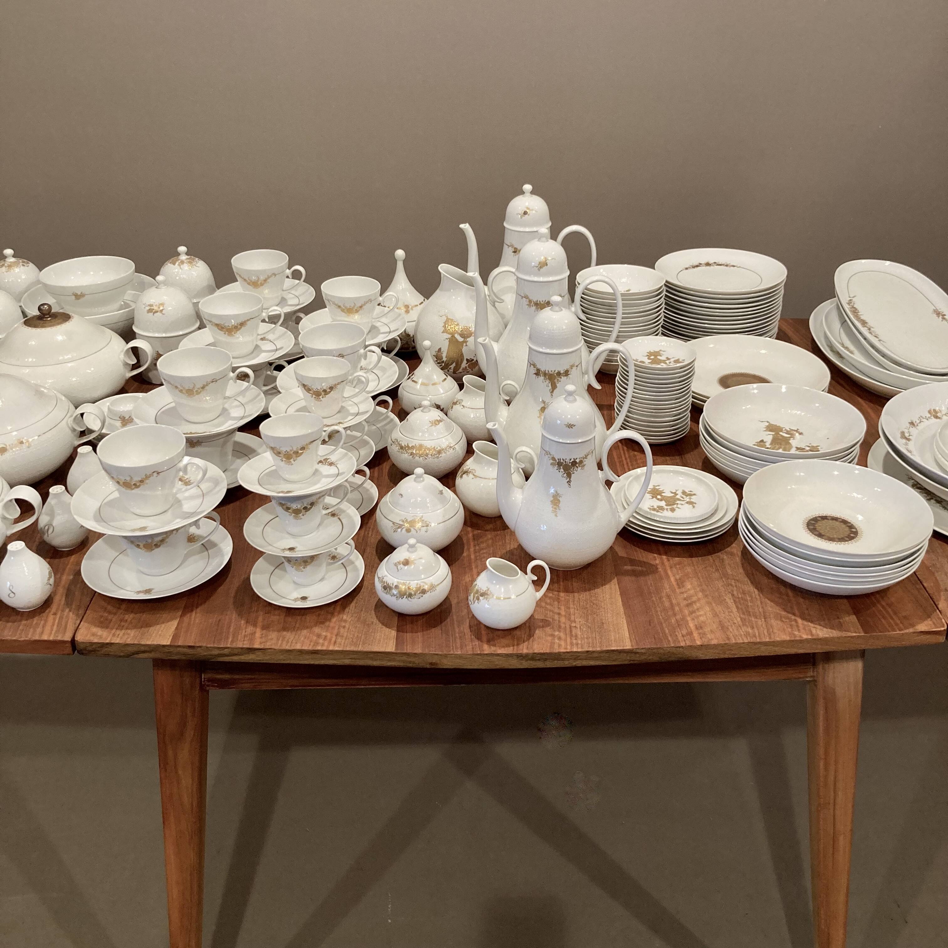 SERVICE PORCELAIN 145 PIECES DESIGN "BJORN WINNBLAD" 1950.