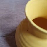 Vase boule en porcelaine jaune curry Poët Laval- LPR22055