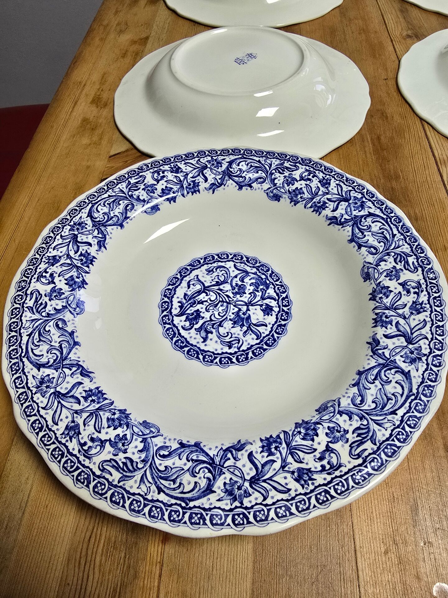 Lot of 6 deep plates Gien with blue patterns in perfect condition.