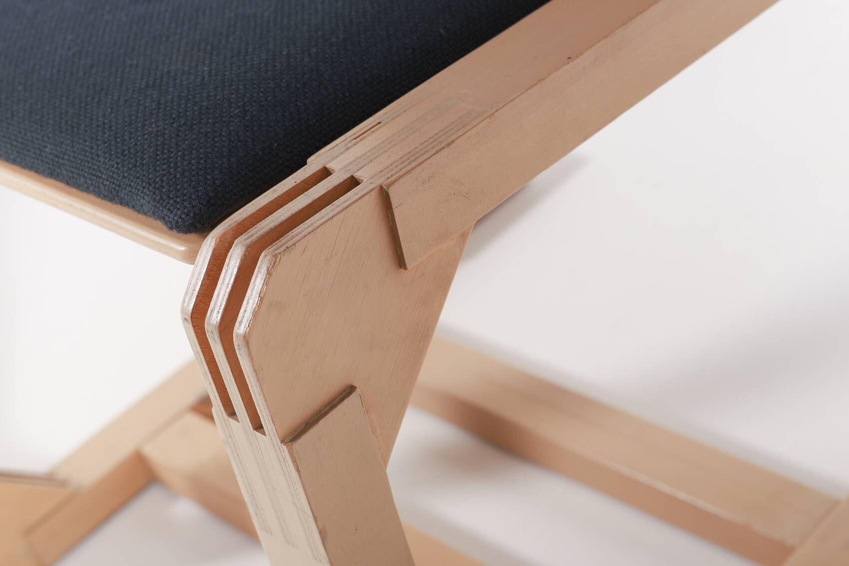 Une paire de chaises architecturales, Danemark 1990