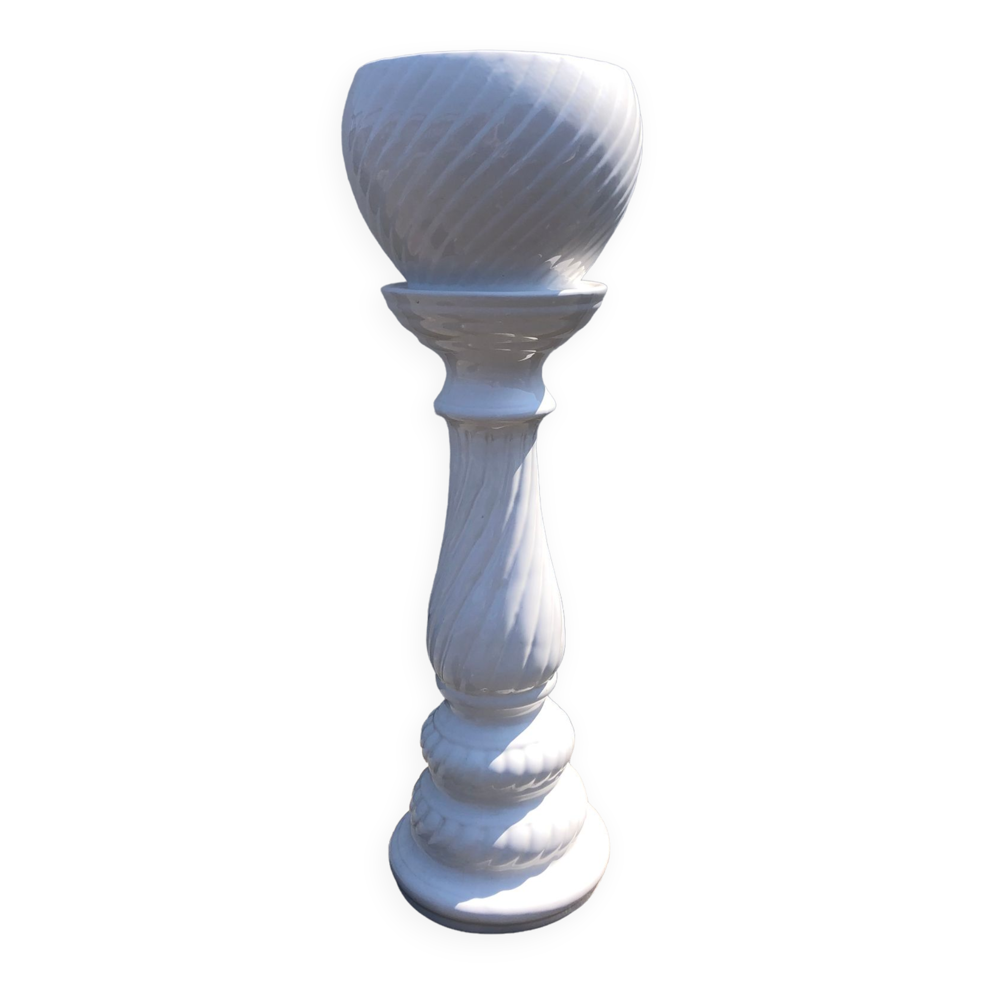 Column and white earthenware pot cover