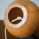Pied de lampe boule en bois blond