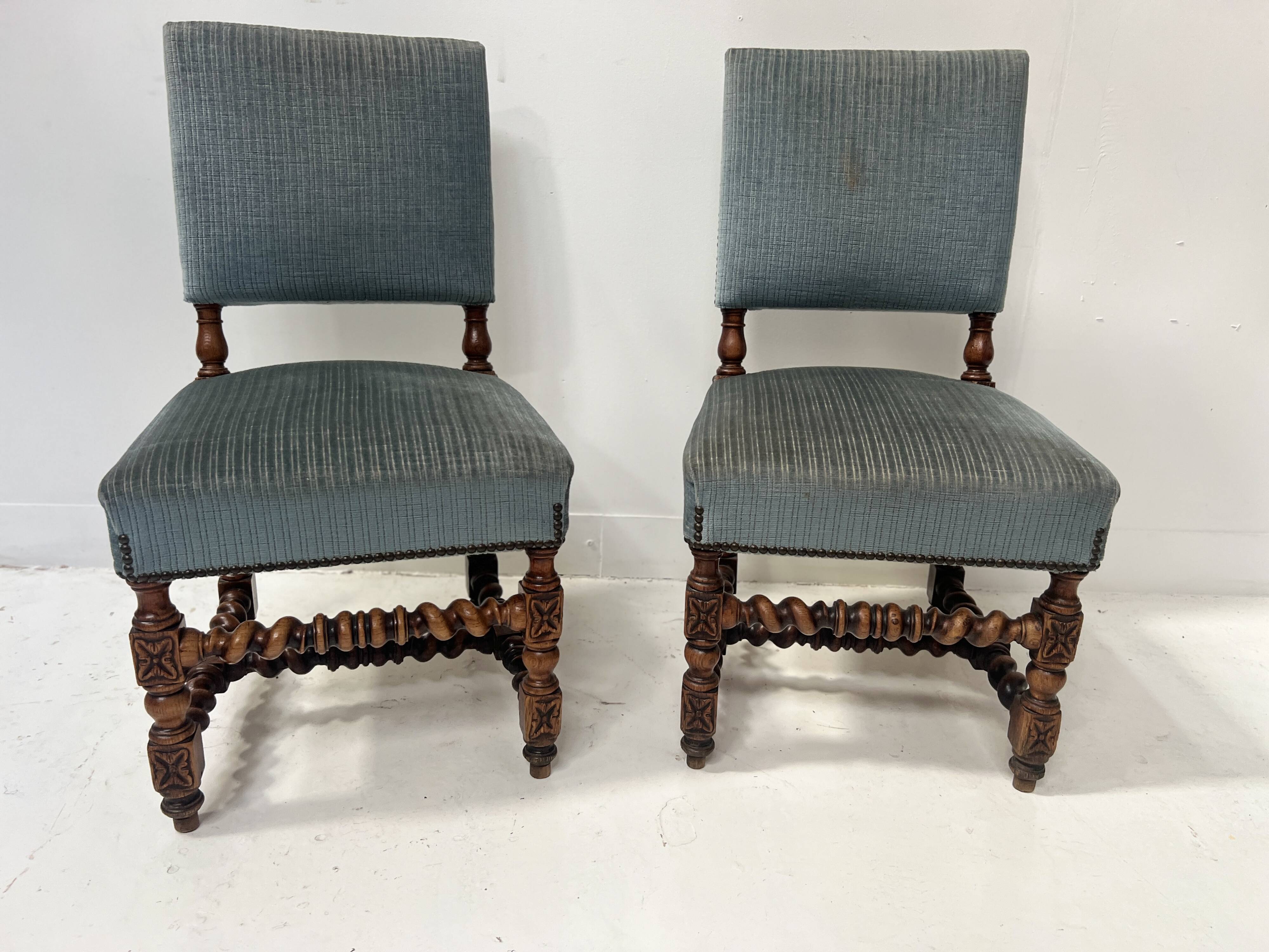 Pair of Louis XIII style twisted oak chairs from the 19th century.