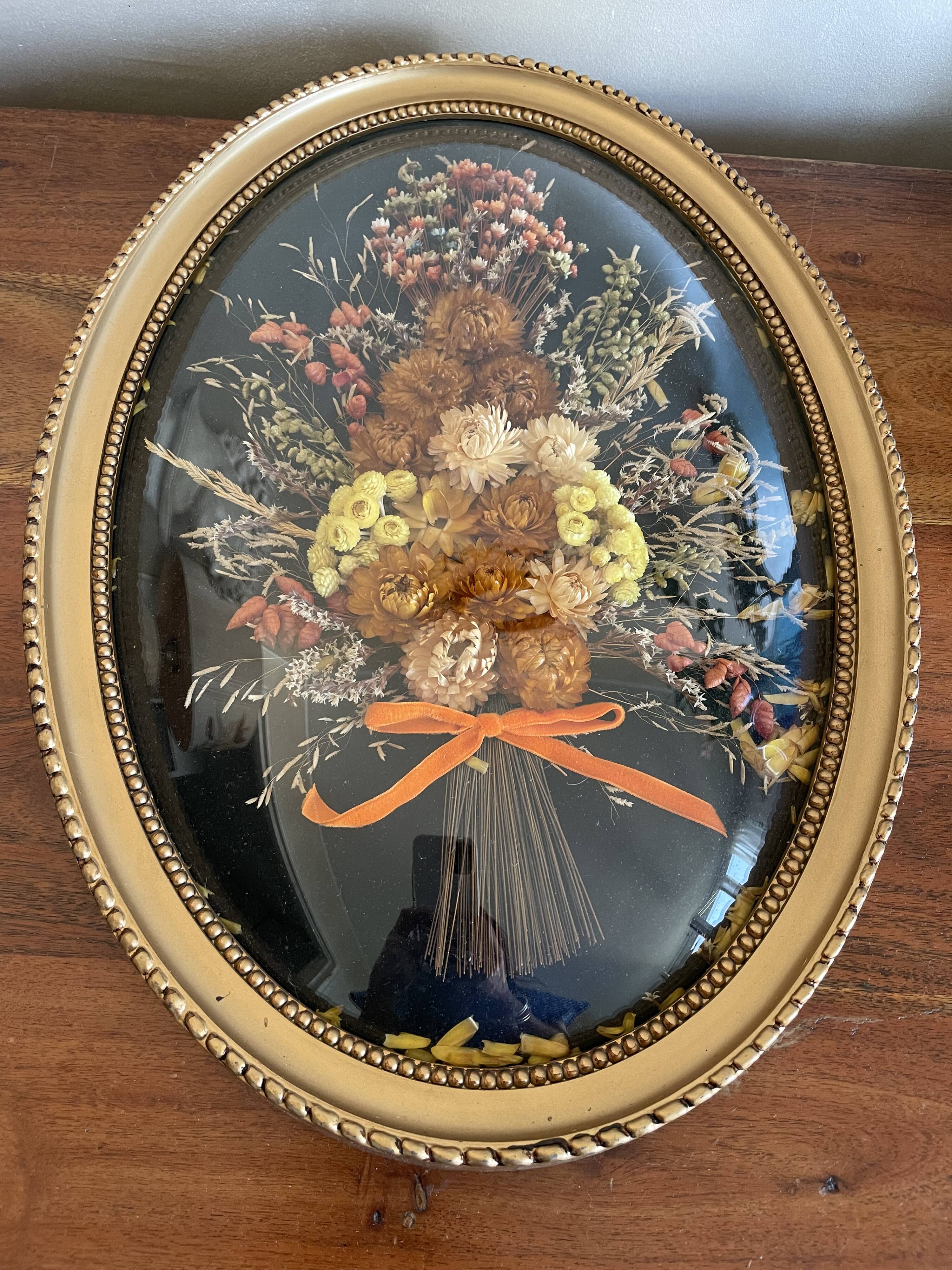 Oval frame dried flowers velvet knot