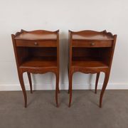 Paire de tables de chevet style Louis XV