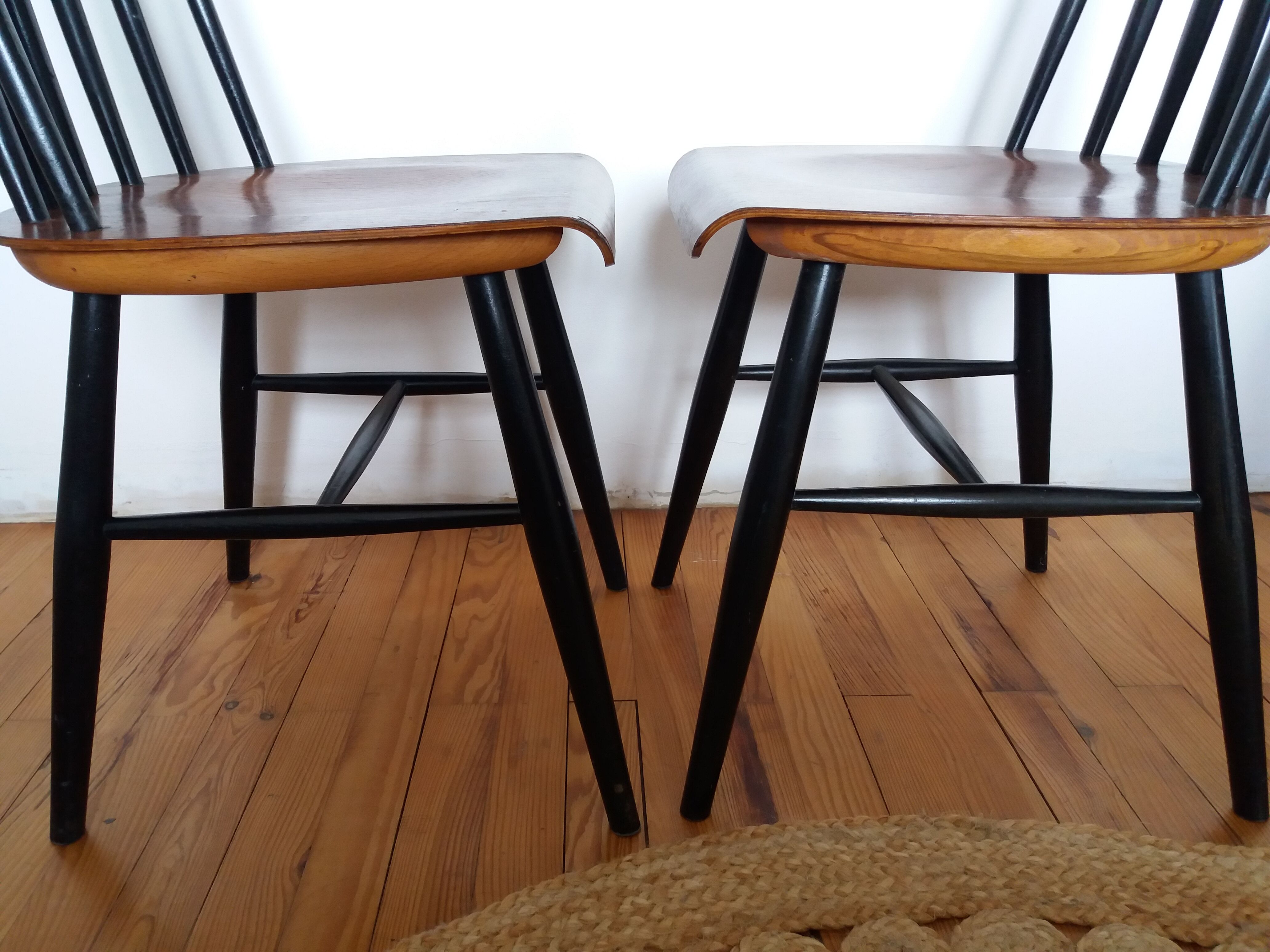 Pair of chairs of Ilamari Tapiovaara